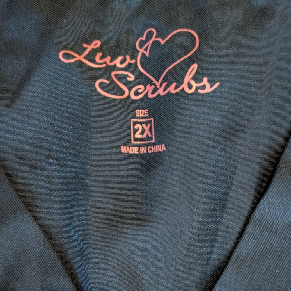 NWT Luv Scrubs Short Sleeve Top Sz 2X - Picture 3 of 5